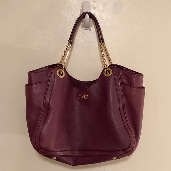 SALVATORE FERRAGAMO
Leather Shoulder Bag - Picture 2 of 14